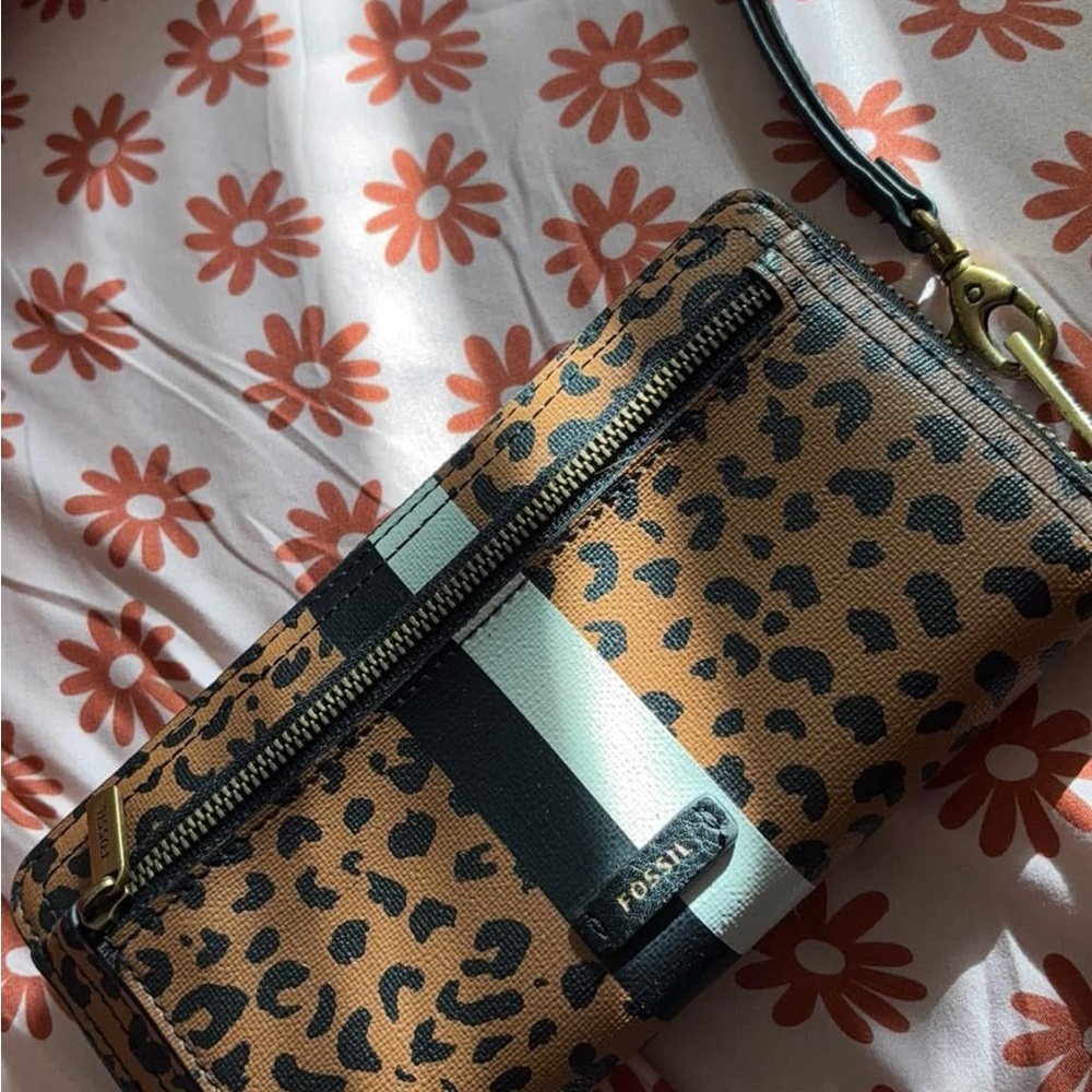 Fossil Brown and Black Wallet Sleek Design